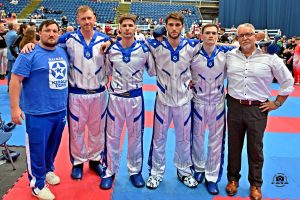 Csapatezüsttel kezdődött a budapesti kick-box világkupa