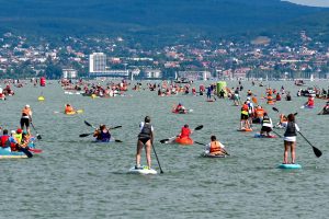 Ünneppé avanzsálódott a Balaton-átevezés